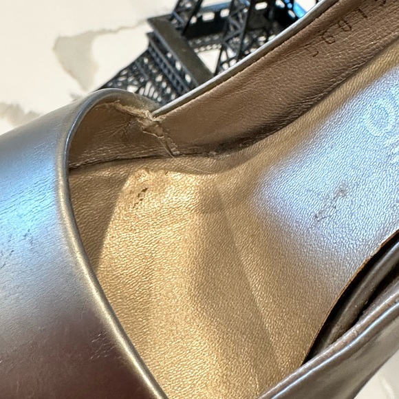 Beautiful,elegant Vintage Salvatore Ferragamo peep toe heels size 8! - Picture 6 of 16